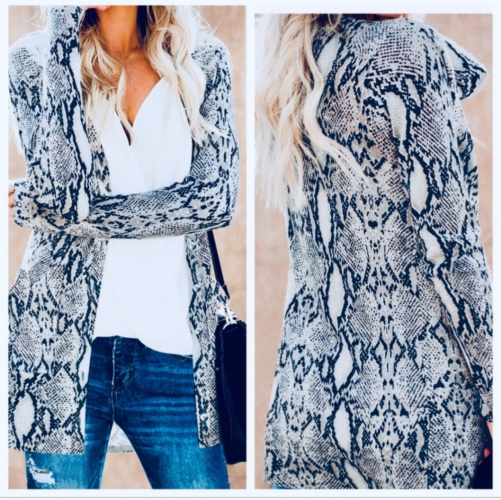 Chic Snake Print Lightweight Cardigan – Effortless Style for Any Season